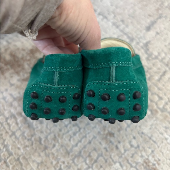 Tod's Green Suede Womens Loafers size 35.5 - Picture 2 of 4